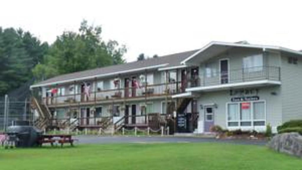Legacy Inn & Suites Of 레이크 헤오르헤 외부 사진