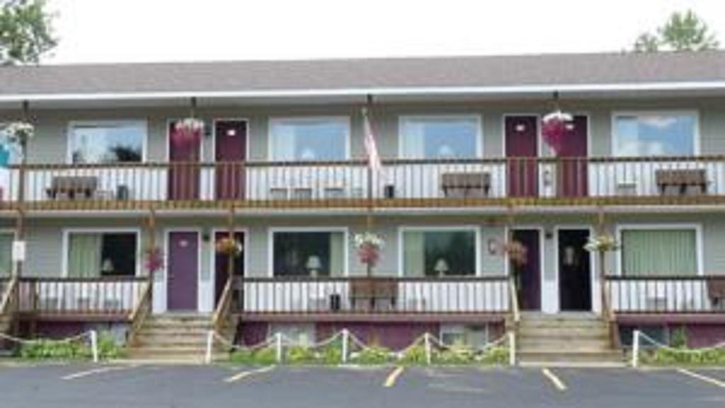 Legacy Inn & Suites Of 레이크 헤오르헤 외부 사진